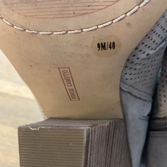 *last chance!!* Vince Camuto | Women’s tan suede side zip wedges - Picture 15 of 16